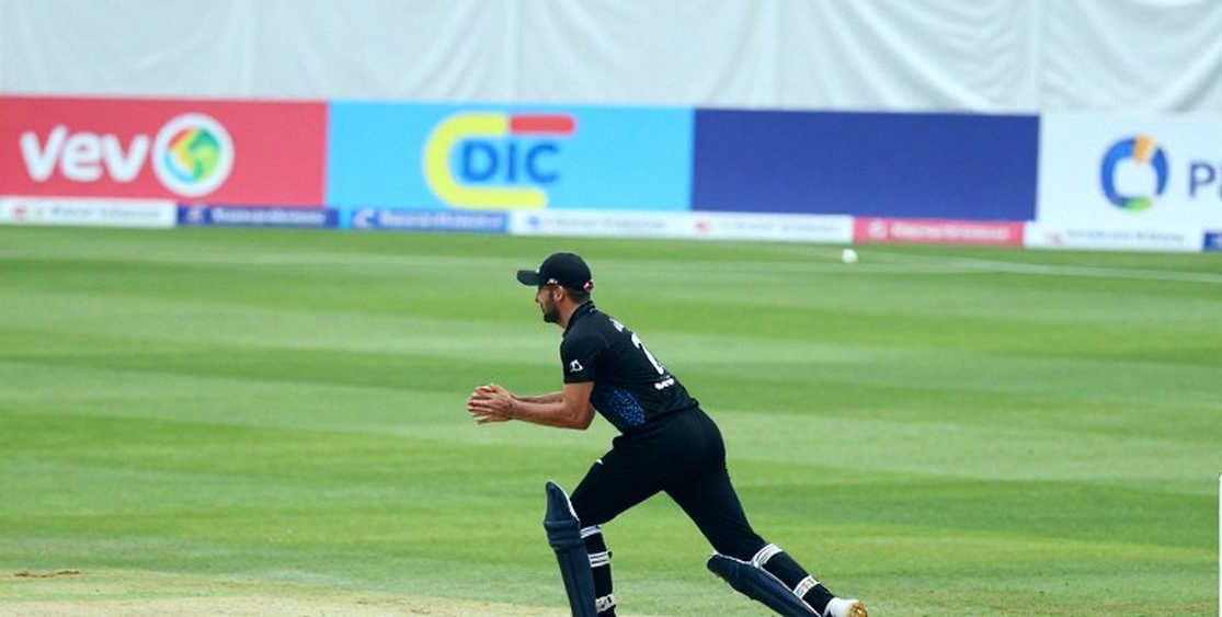 ক্রিকেটের টাকা এখন দুই খাতায়: ব্লকচেইন লেজার আর মাঠের চুক্তি